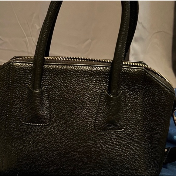 Valentino - Picture 2 of 6